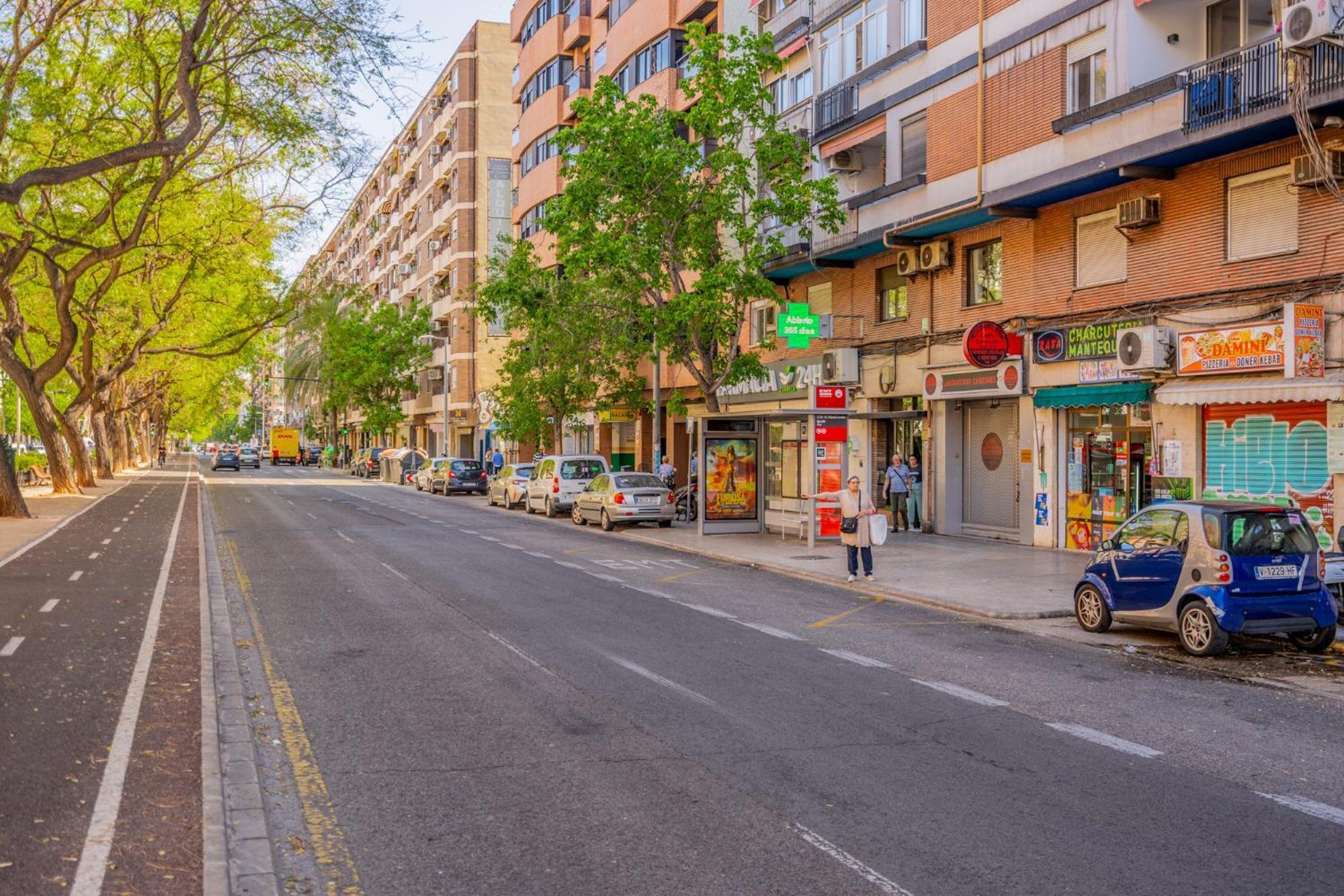 Apartamento Familiar En Avenida Del Puerto 瓦伦西亚 外观 照片